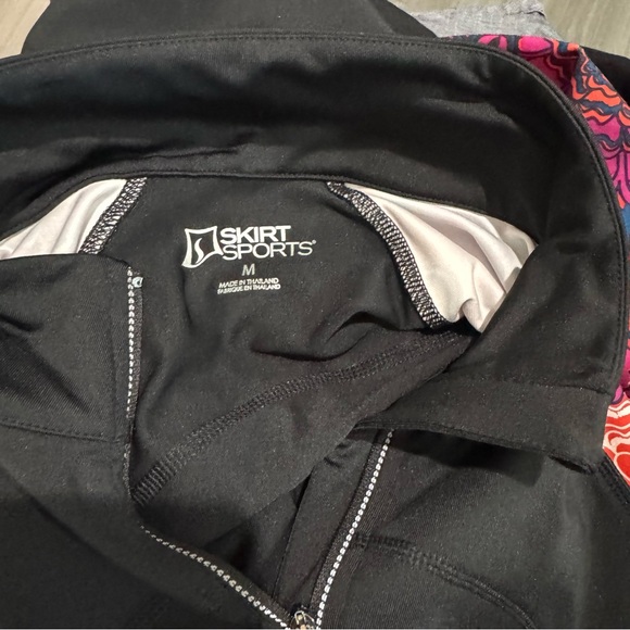 Skirt Sports Printed Long Sleeve Quarter Zip Pullover Size M - Picture 8 of 9